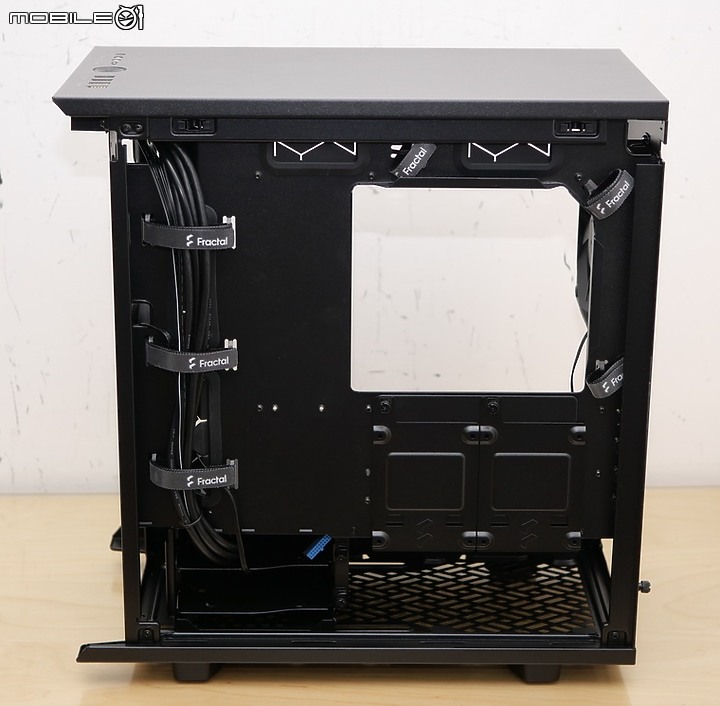 點我看大圖 防塵靜音緊湊 MATX- Fractal Design Define 7 Mini 開箱