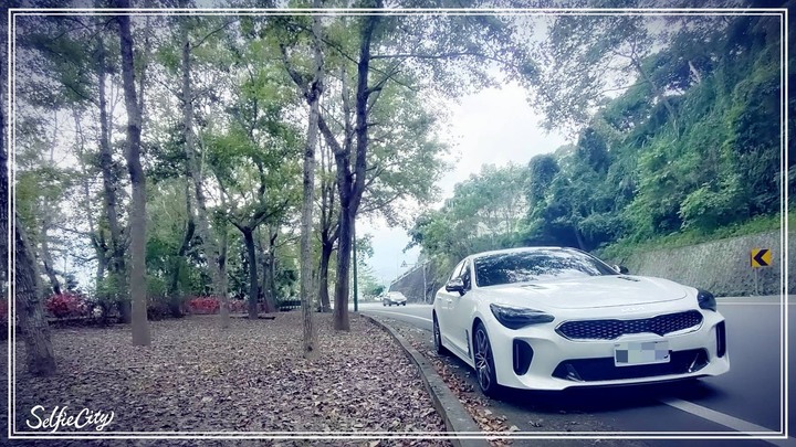 被Stinger給魅惑後，跟IS200t說掰掰