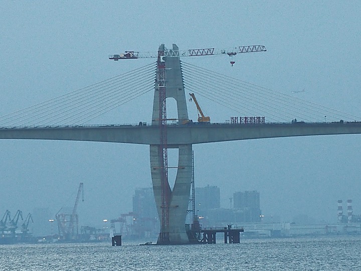 建功嶼與金門大橋 — 錯過金門版摩西分海,但見到夕照雙色天 — 盛夏金門四日行 金城篇 第4部