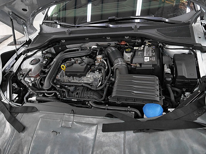 ŠKODA OCTAVIA COMBI 1.0TSI e-TEC 15,000km保養全紀錄,巧遇【ŠKODA x Rakuten Monkeys 樂天桃猿一日店長】台北場