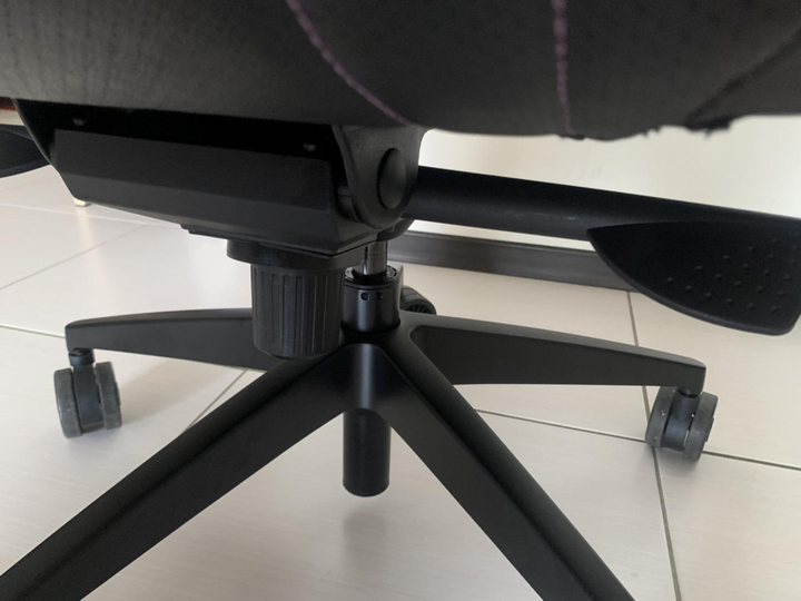 【開箱】工學椅與電競椅的終極混合-Cooler Master HYBRID 1