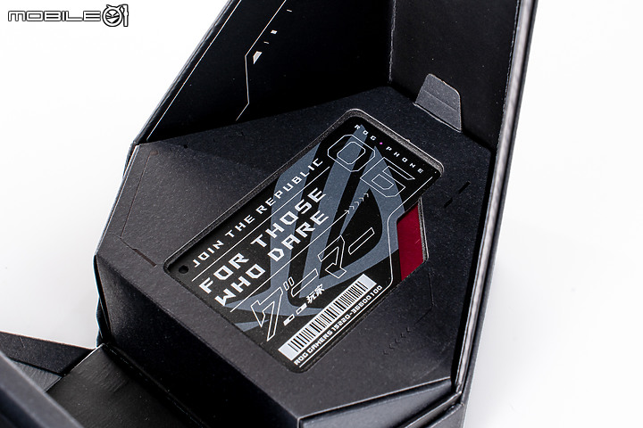 ASUS ROG Phone 6D Ultimate|天璣9000+佐散熱閥 成就冷卻新境界