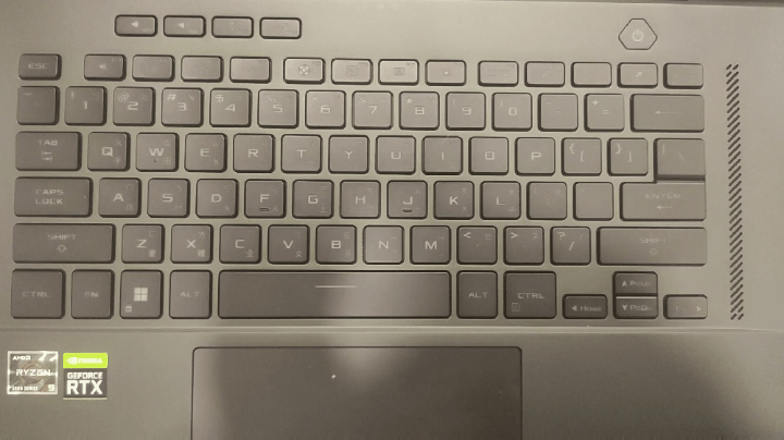 洗鍊外觀激情內在,ROG Zephyrus G15 GA503RW電競筆電開箱測試