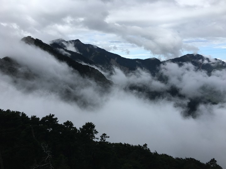 南台灣的合歡山-南橫三星(山)