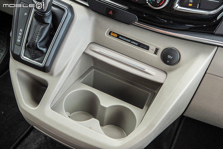 Ford Tourneo Custom八座豪華型試駕|新年式選擇更豐富,商務、家用兩相宜!