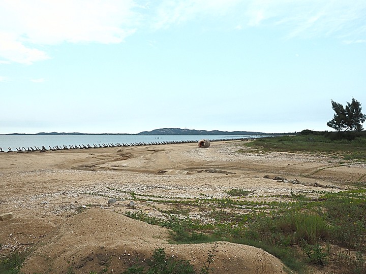 金寧 古寧頭戰史館、安東一營區、北山古洋樓、北山海堤、北山播音牆/北山斷崖 — 古寧頭戰役戰場巡禮 — 盛夏金門四日行 金寧篇 第2部
