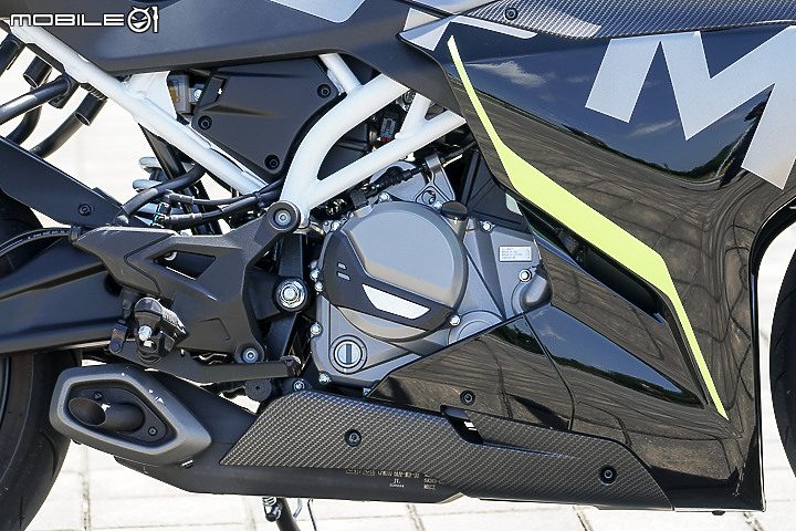 CFMOTO 300SR 試駕|操控中規中矩 配備相對超值