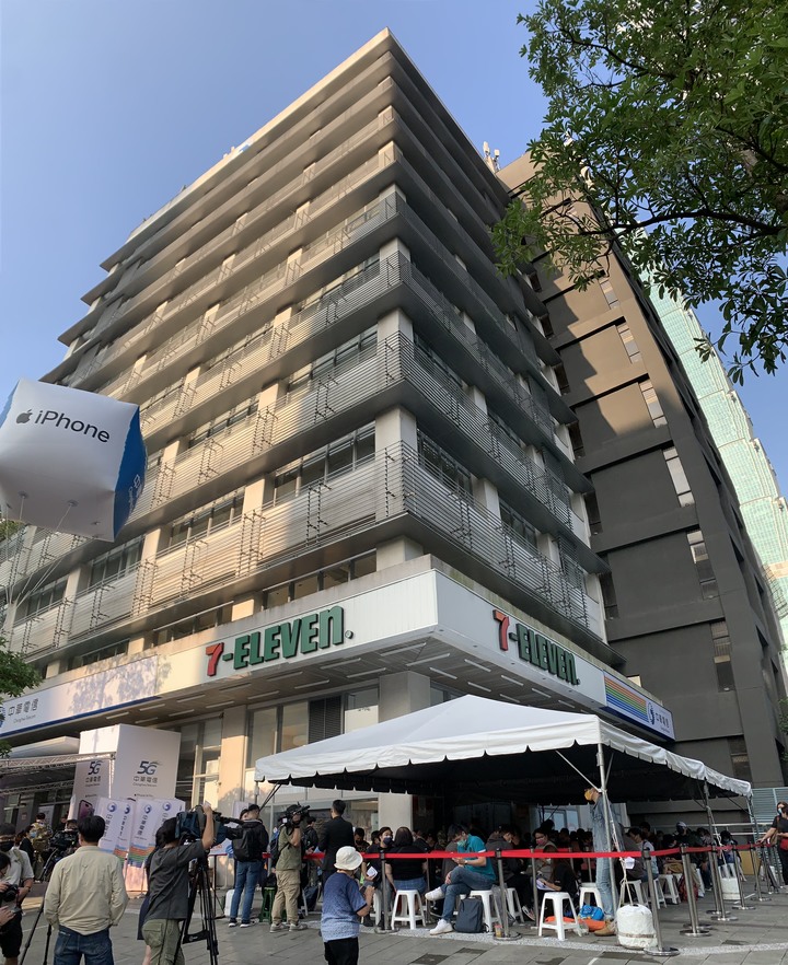 中華iPhone 14首賣會夜排體驗+購機優惠分享