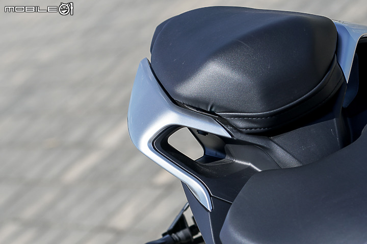 CFMOTO 300SR 試駕|操控中規中矩 配備相對超值