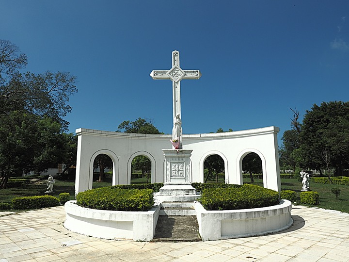 羅寶田神父紀念園區,「洋菩薩」所蓋的天主堂舊址,金門人將它轉換為永久的紀念物 — 盛夏金門四日行 金湖篇 第1部