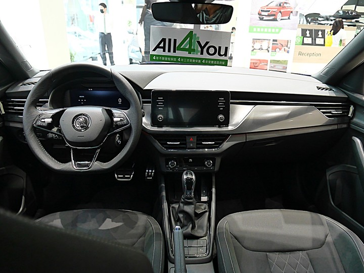 ŠKODA OCTAVIA COMBI 1.0TSI e-TEC 15,000km保養全紀錄,巧遇【ŠKODA x Rakuten Monkeys 樂天桃猿一日店長】台北場