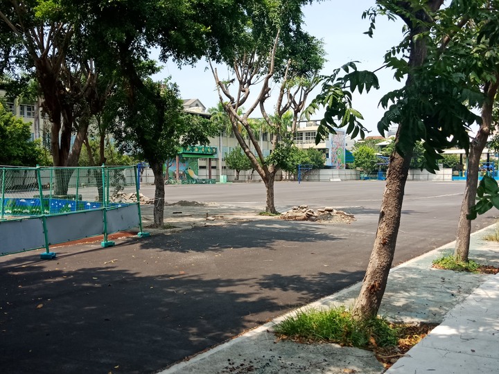 PU跑道可蓋在柏油路面上嗎