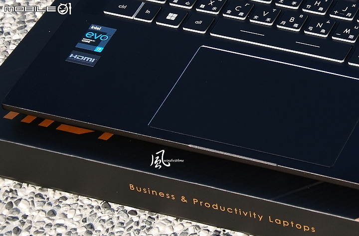 點我看大圖 MSI Summit E14 Evo搭載Intel i7-1280P輕薄商務筆電分享
