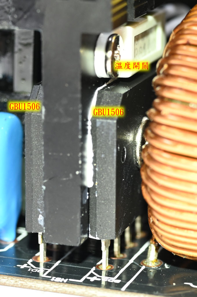 CORSAIR RM1000e 1000W金牌全模組化電源開箱
