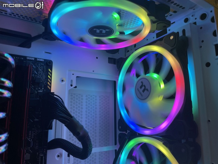 [開箱] 可拆可換 TT 耀影 SWAFAN RGB 風扇