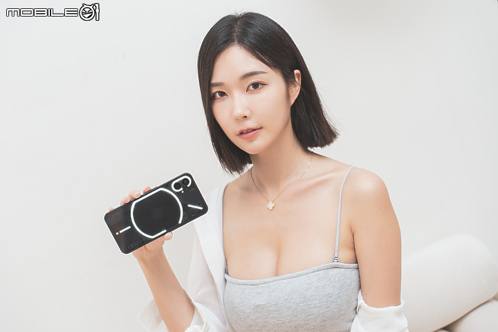 小米12 Lite / Nothing Phone(1)比較│穩健與新潮的中階對決!