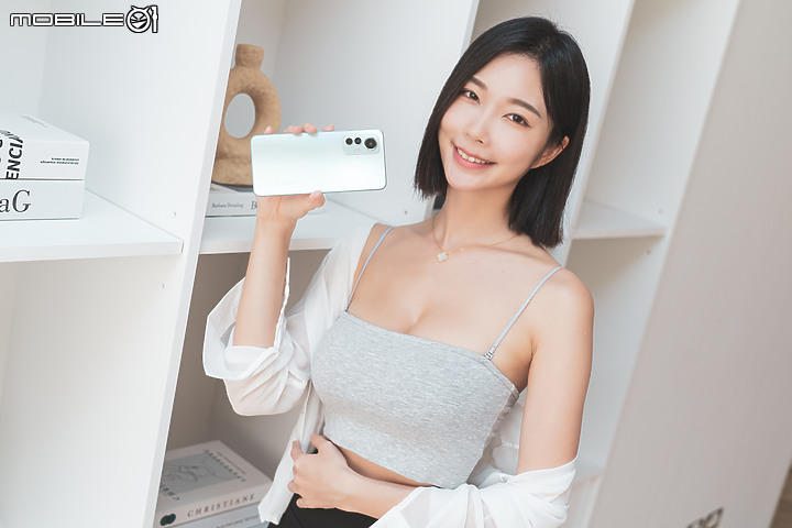 小米12 Lite / Nothing Phone(1)比較│穩健與新潮的中階對決!