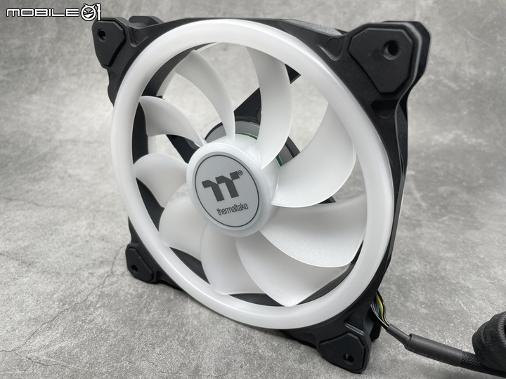 [開箱] 可拆可換 TT 耀影 SWAFAN RGB 風扇
