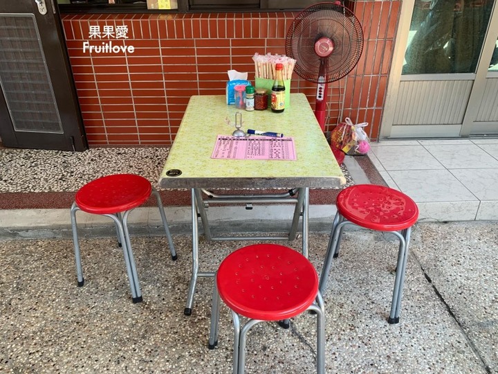 苗栗美食|藏身在停車場旁的美味乾麵