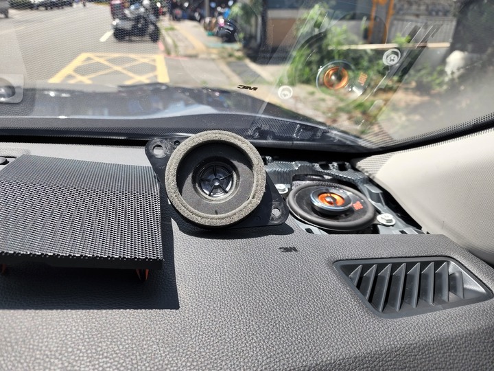 RAV4 2022年二驅油電旗艦版 舞豬舞狗亂改