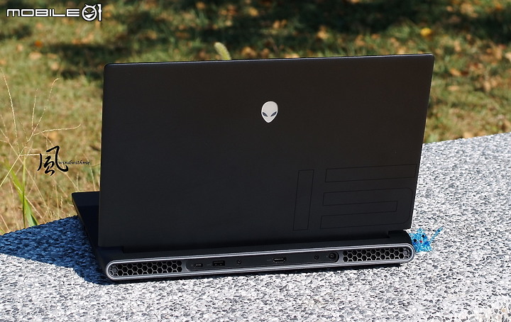 Alienware m15 R7 AMD搭載R9 6900HX與3080Ti電競筆電評測