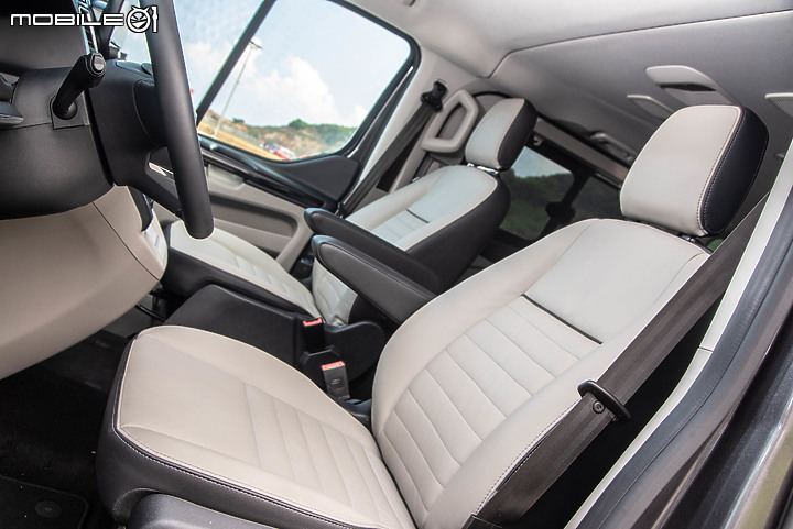 Ford Tourneo Custom八座豪華型試駕|新年式選擇更豐富,商務、家用兩相宜!