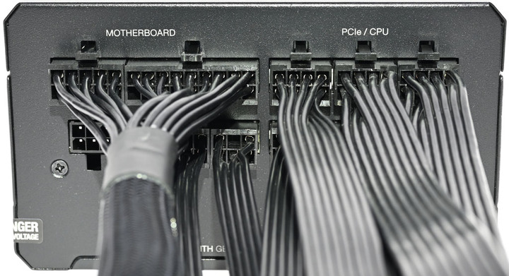 CORSAIR RM1000e 1000W金牌全模組化電源開箱
