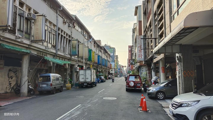 我們家的兩天一夜中部小旅行 - 台中自然科學博物館/台中鳳凰酒店的超大遊戲室跟澎湃早午餐/柳川水岸步行區/中華路夜市/台中市第二市場&自由路糕餅街一遊/第四信用合作社的冰/審計新村真好逛