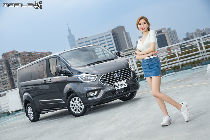 Ford Tourneo Custom八座豪華型試駕|新年式選擇更豐富,商務、家用兩相宜!