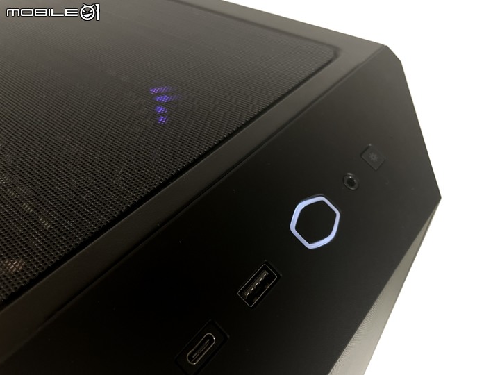 [開箱] CM MasterBox 520 Mesh 中直立式機殼