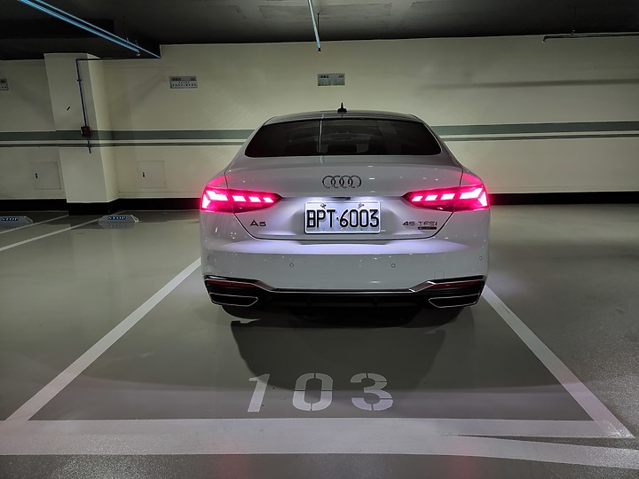 (圓夢開箱) 2022年式 Audi A5 Sportback 45 TFSI quattro S-line(新增動畫尾燈)