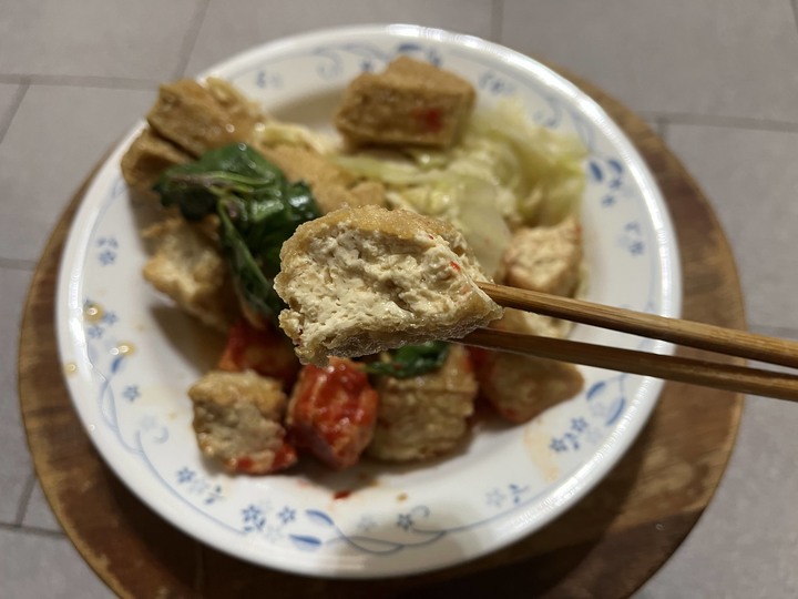 [食記] 後港臭豆腐，台灣新北新莊，現炸香酥熱騰騰炸臭豆腐配九層塔！