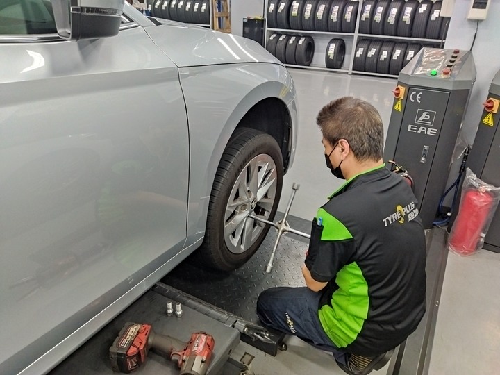 ŠKODA OCTAVIA COMBI 1.0TSI e-TEC 15,000km保養全紀錄,巧遇【ŠKODA x Rakuten Monkeys 樂天桃猿一日店長】台北場