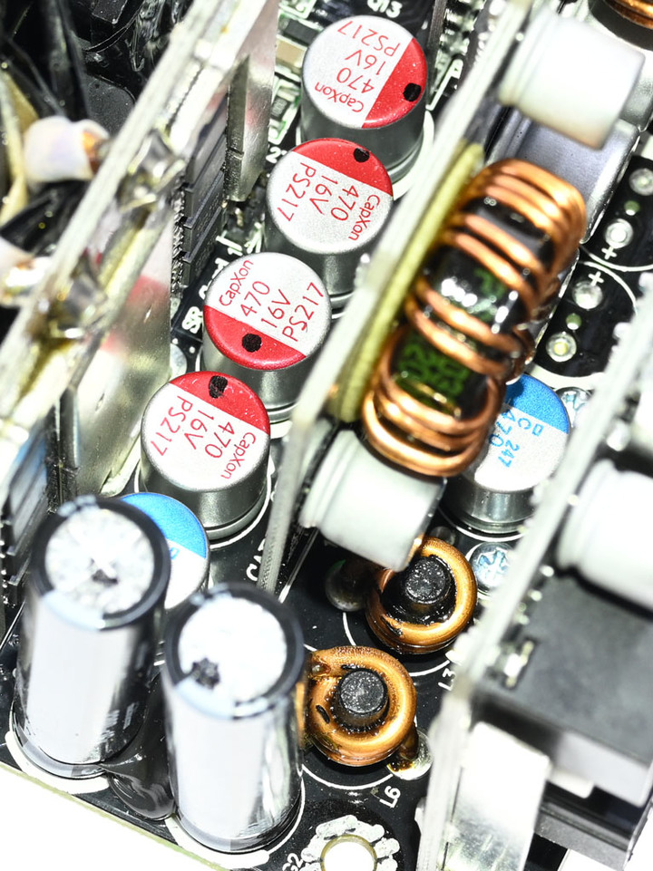 Thermaltake TOUGHPOWER GF3 1000W金牌全模組化電源開箱