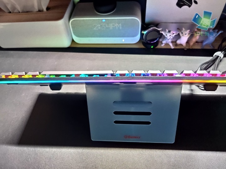 【小宅開箱】不一樣的矮軸！輕巧快速的COUGAR 光學機械軸電競鍵盤開箱體驗