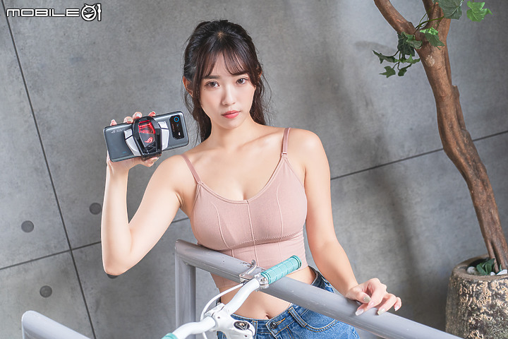 ASUS ROG Phone 6D Ultimate|天璣9000+佐散熱閥 成就冷卻新境界