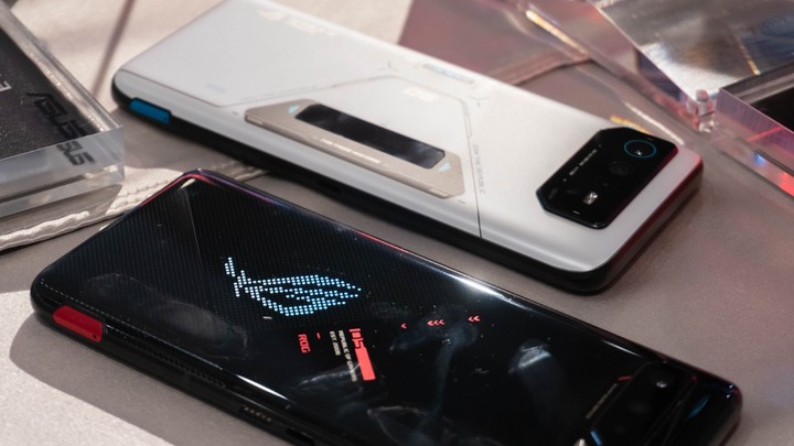 點我看大圖 ROG Phone 新成員報到!不打遊戲就不適合擁有 ROG Phone 6 Pro 嗎?