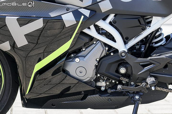 CFMOTO 300SR 試駕|操控中規中矩 配備相對超值