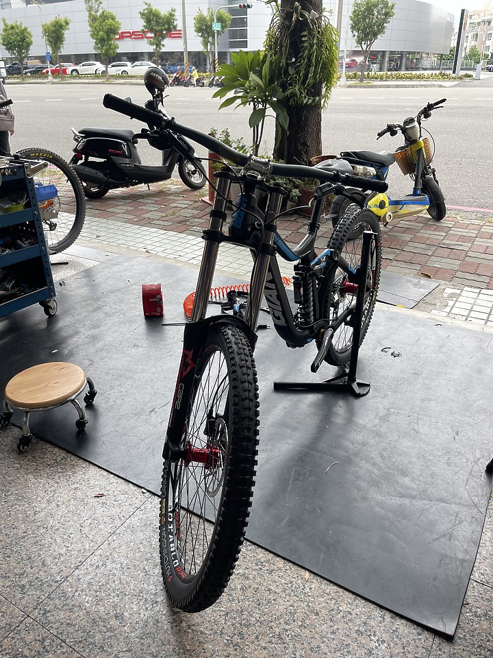 巨人牌榮耀號來集合囉～🚲🚲🚲