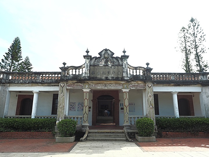「有水頭富，無水頭厝」之前水頭中界洋樓群 — 金水國小、得月樓、僑鄉文化館、黃永遷、黃永鑿兄弟洋樓(水頭42號洋樓) — 盛夏金門四日行 金城篇 第1部