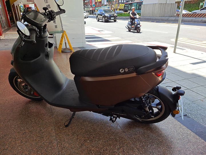 Ai-1 ultra belt試乘小感 還有海尼根喝
