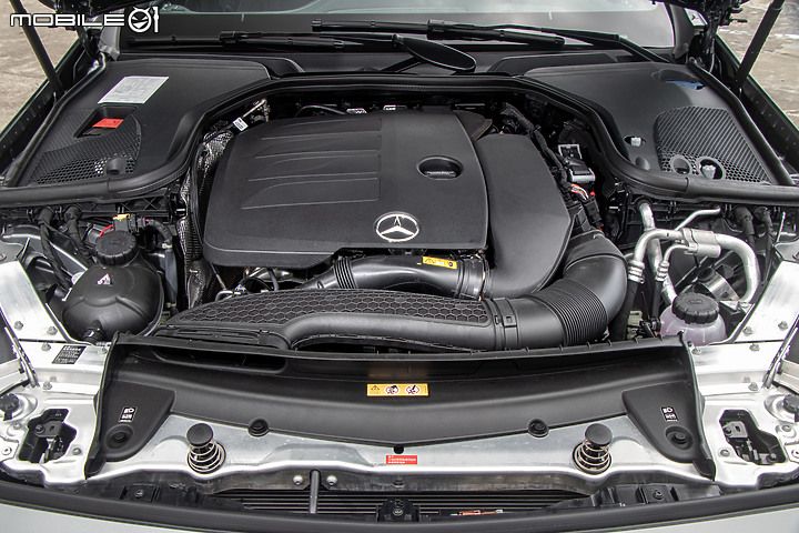 Mercedes-Benz CLS 350 小改款試駕|風華絕代的轎跑先驅