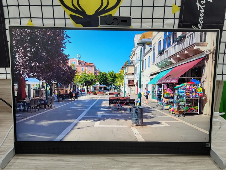 可掛可立 LG Libero 27BQ70QC簡單開箱