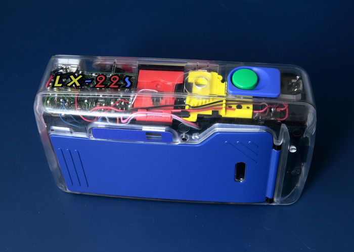 Ricoh Xobbox.類樂高的透明相機.