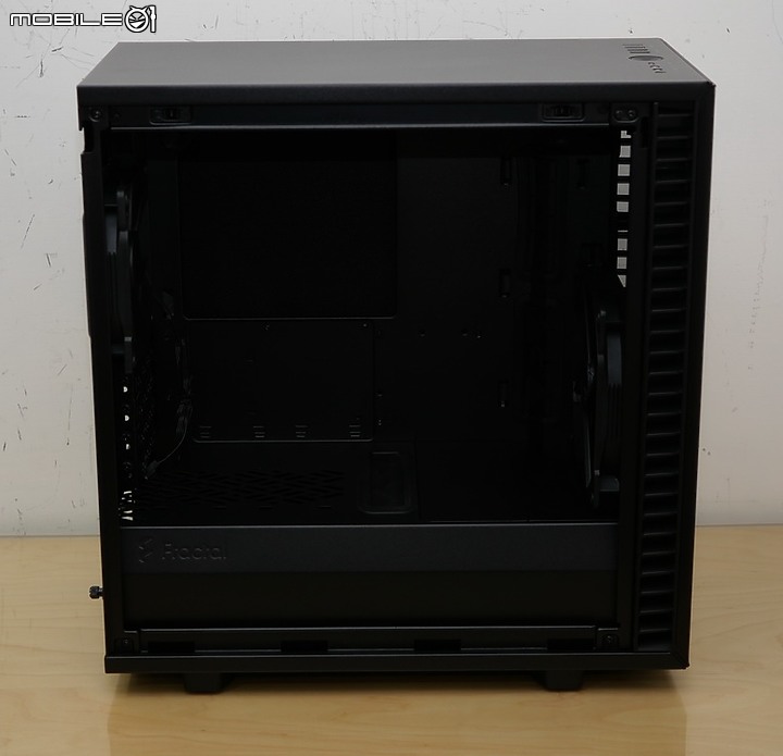 點我看大圖 防塵靜音緊湊 MATX- Fractal Design Define 7 Mini 開箱