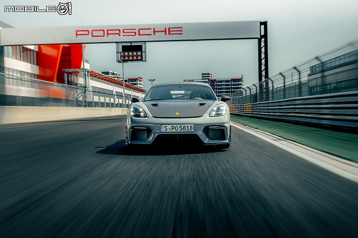 Porsche 718 Cayman GT4 RS麗寶賽道體驗 │ 直擊腦門的九千轉轟鳴,更不負賽道機器的威名!