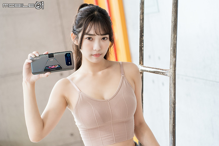 ASUS ROG Phone 6D Ultimate|天璣9000+佐散熱閥 成就冷卻新境界