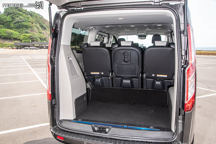 Ford Tourneo Custom八座豪華型試駕|新年式選擇更豐富,商務、家用兩相宜!