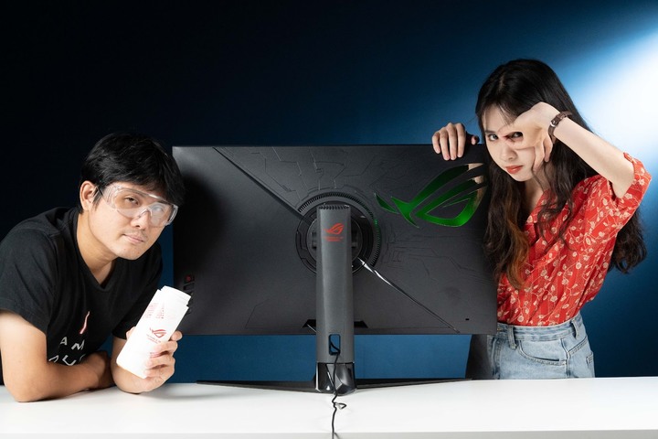 4K 電競螢幕開箱｜ASUS ROG Swift PG32UQ 全評測！