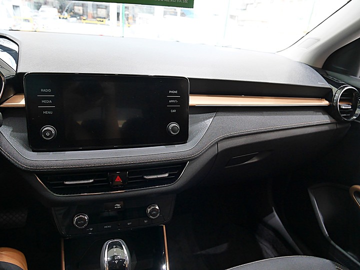 ŠKODA OCTAVIA COMBI 1.0TSI e-TEC 15,000km保養全紀錄,巧遇【ŠKODA x Rakuten Monkeys 樂天桃猿一日店長】台北場